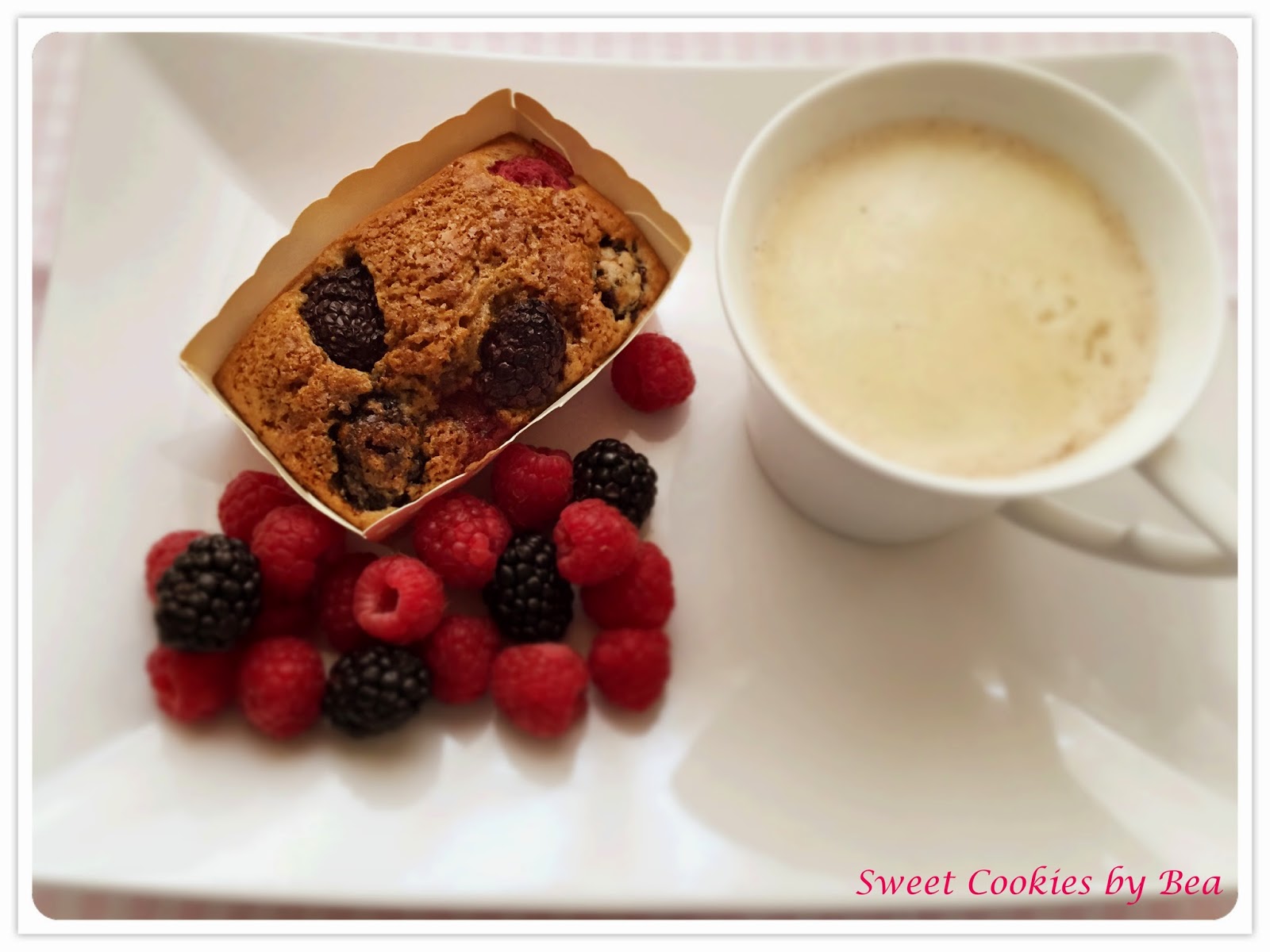Muffins de canela y frutos rojos