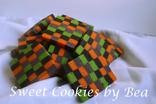 Galletas cuadradas de colores para Halloween