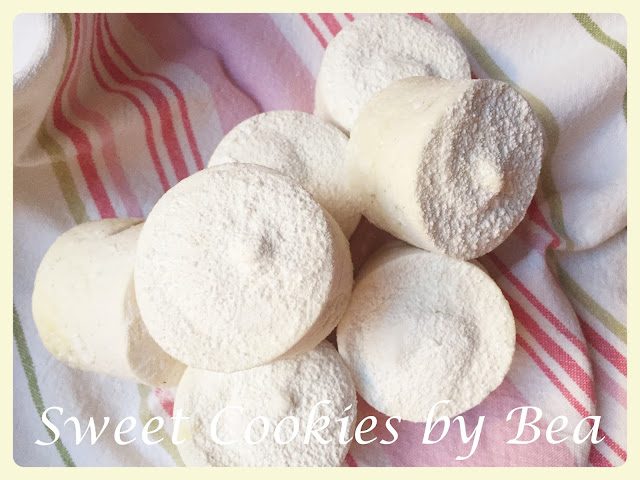 Nubes de vainilla rellenas de frambuesas (esponjitas)