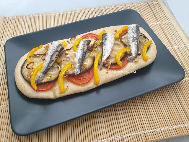 Coca semiintegral de verduras y sardinillas