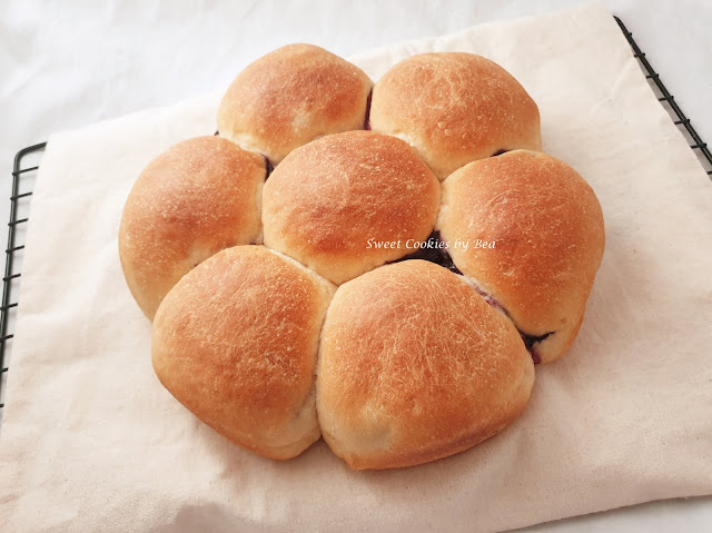 Corona con arándanos, un pan lleno de color