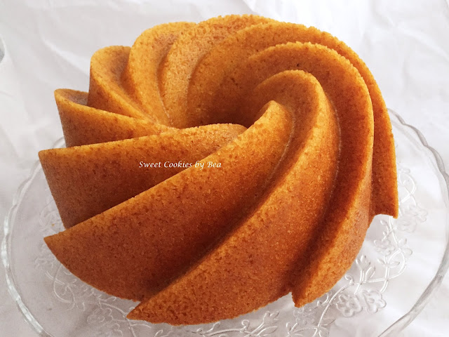 Bundt cake destornillador (vodka con naranja)