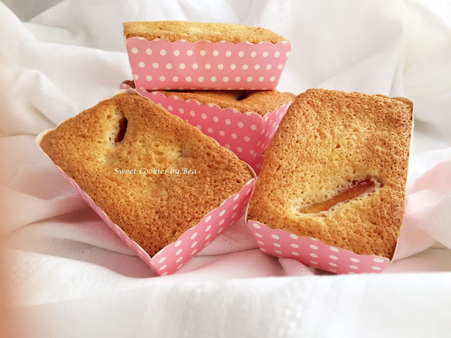 Financiers con ciruelas
