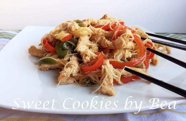 Fideos de arroz con pavo y verduras