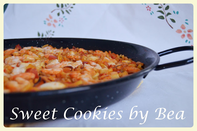 Fideua de calamar y gambas