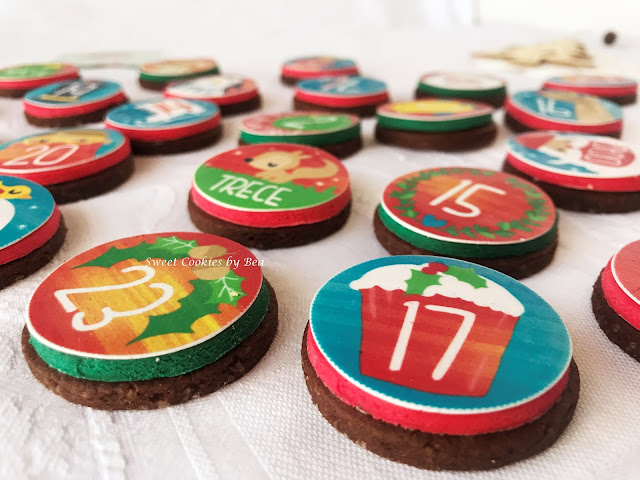 Calendario de adviento de galletas de chocolate y fondant