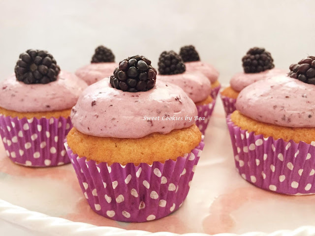 Cupcakes de moras con un toque de jengibre