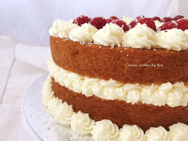 Tarta a tope de limón con frambuesas
